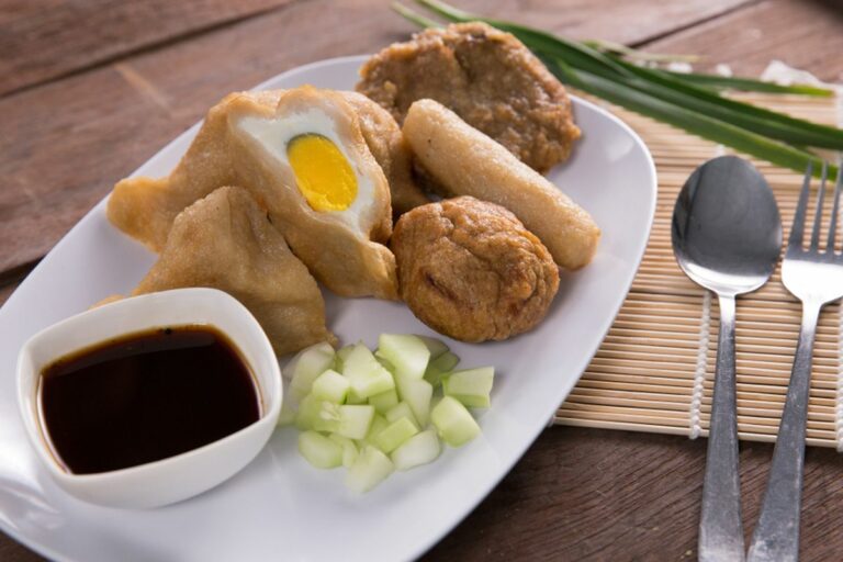 Pempek Adalah Makanan Khas Dari